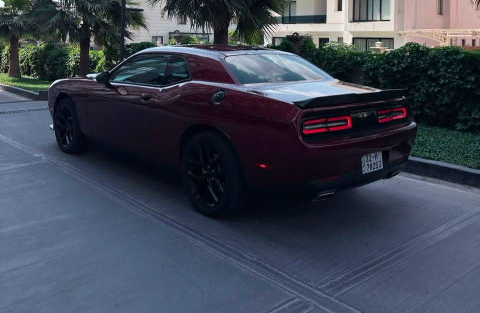 دوج چالنجر black top  2021 فول فول مواصفات 
/ بدون فتحه   / V6 سته سلندر 
ماشيه 43 الف ميل حقيقي 
-كشنات حضن رياضي
- كشنات جلد بلادي شكل ال SRT
- ⁠ستيرن SRT شفتات بلادي 
- ⁠ويلات حجم 20 تو سايز اصليات 
- ⁠تخم تاير جديد 
- ⁠دعاميه اماميه SRT 
- ⁠شاشه حجم وسط

🟪 السعر  :: الطلب في التعليقات ويوصلك مباشرة ✍️ 📩

- ⁠هزه وفحص جديده وتحويل مباشر ب اسم المشتري 
- ⁠حادثها جداً خفيف جاملغ السكن الامامي صبغ ومكانين PDR 
- ⁠شرط بدون دواخل شاصي ولغد وبدنه بدون اي ضرر وبدون ضرر امامي شرط السونار

رقم صاحب سيارة
⁠***********
