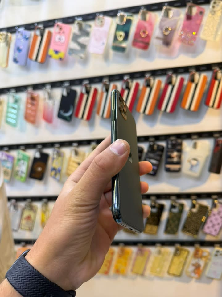 بسم الله الرحمن الرحيم 
.
Iphone 11 pro max 
.
الذاكرة 256G
.
دبل سيم ⁉️
.
البطارية 74% لا مبدل ولا مصعد 

.
الجهاز جان ما مفتوح نفتح يمنا ومستبدل شاشة أصلي وكالة
.
نضافة الجهاز 95%
.
العنوان : موصل حي سومر تقاطع الاول مقابل افران سومر 
.
واتساب / اتصال / ***********
