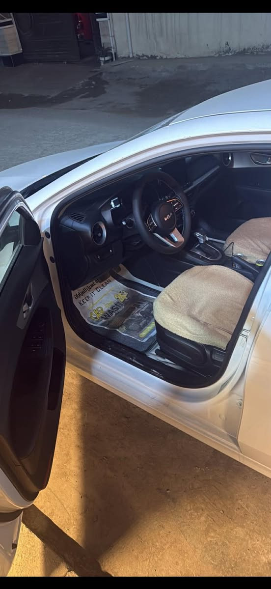 السلام عليكم فورتي 2022 للبيع
بدون ايرباك بدون دواخل 
صور الحادث موضحه بالمنشور
السياره نظيفه جدا
ماشيه 54 الف ميل 
ومواصفاتهه العاديه المعروفه 
السعر المطلوب 148 
***********
