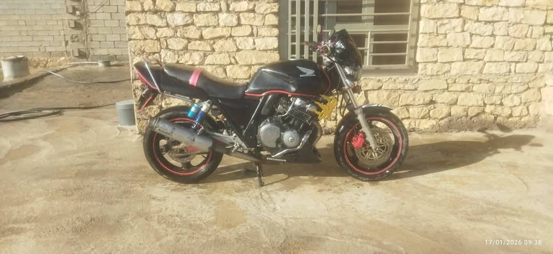 سلام عليكم من رخصت الادمن
سيبي جيل اول 16 مكمركه وكامله بس تسجل 

دراجه ماشاء الله عليها لاتنقص لاتبخير نكره بكل وقت 

نققوصاتتها فقط كشكل ترتيبات لادكللي شببيها. وتجي كلشي مابيه

تواصل *********** 

عنوان انبار رمادي
