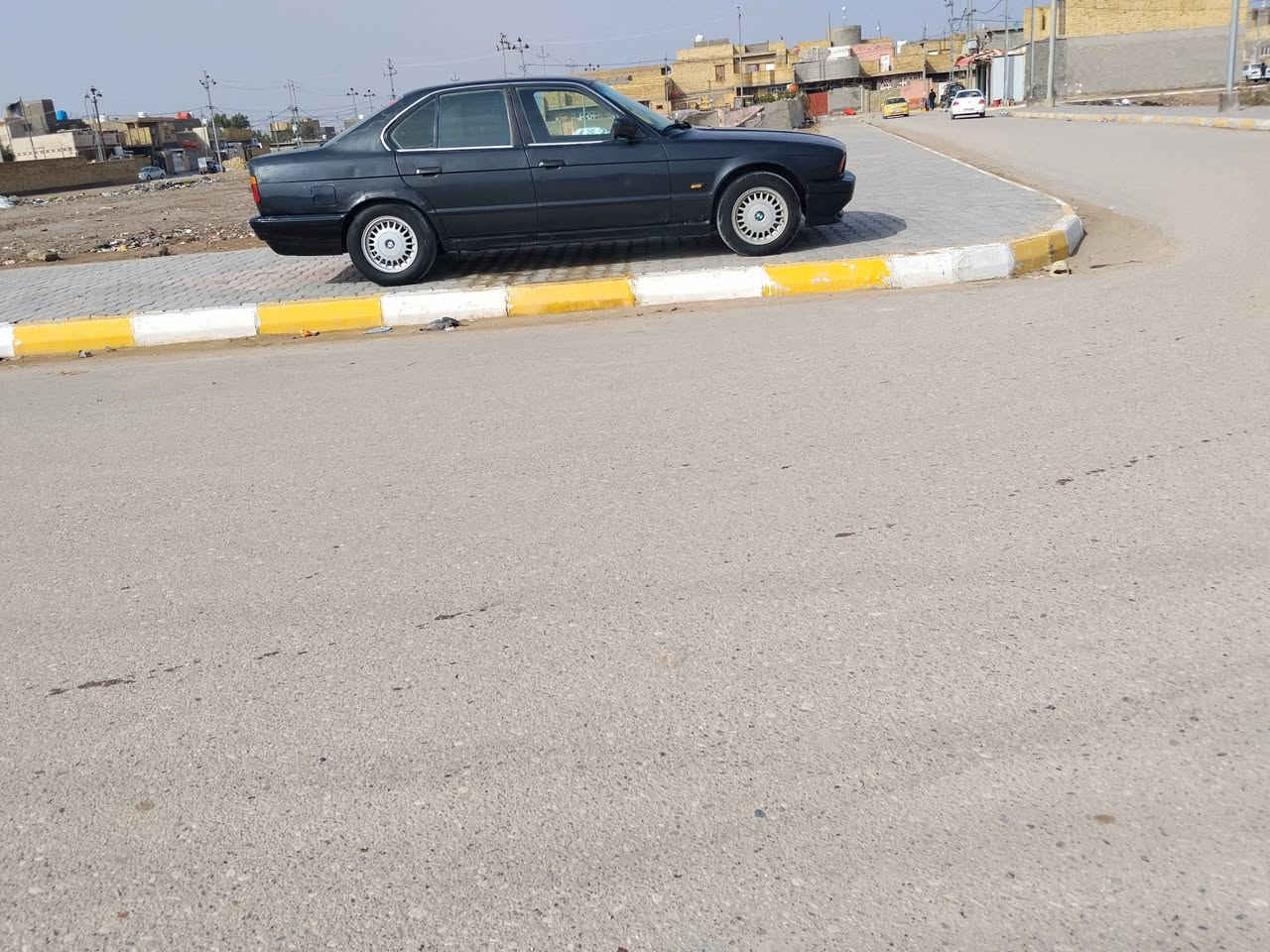 سلام عليكم بي ام 525 أصل بليته وسنويه مكينه مفتوح 25 كير اوتو مكفوله من ضربه موديل 89 سياره بلاديه بيه جراد رقم انبار مسروع وطني كهربائيات بلاد بدون اي جطل كله شغاله سياره عوزه ترتيب بصيط  حداديه تعبانه الكدام مكان كوت مركز المدينة سعر 34 بيه مجال اي ستفسار على رقم انتصال واتساب *********** بيع فقط
