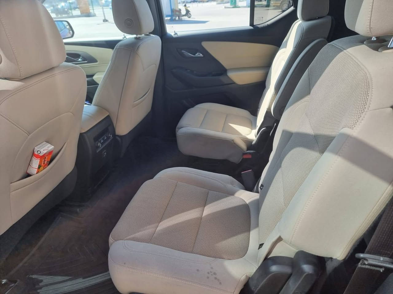 السلام عليكم ترافرس للبيع في البصرة
● موديل 2022
● مواصفات LT  معروفه فول
● حجم محرك 6 سلندر 3600
● كشافات الأمامية زنون
● شاشة حجم كبير 
● عدد البصمة اثنين  
● مفتاح التشغيل بصمة وتشغيل عن بعد 
● 3 قطع تبريد 
● بصمات عدد 4 للابواب مع بصمة جنطة و بصمة تشغيل  
● صندوق كهرباء 
● كشانات الامامية كهرباء 
● تشغيل عن بعد و رادار أمامي و مانع تصادم 
● تدفئة بالكشنات الامامية
● إشارة بالمرايا الجانبية 
● شاشة الدشبول قاصة  
● سايد بريك بصمة 
● شاحن موبايل واير ليس 
● مخارج UBS
● رادار امامي + تحديد مسار 
● رادار جانبي نظام النقاط العمياء 
● اشارة بالمرآة 
 ● اوتو ستوب إطفاء ذاتي 
● تحكم ستيرن و حاكيه و بلوتوث و تحكم صوت 
● نظام ABS
● 7 راكب سياحي كشن منفصل 
● كامرات اربع جهات 
● سايد بريك بصمه
● حجم الاطارات 255 
 
السعر اتصل وتدالل 
***********
