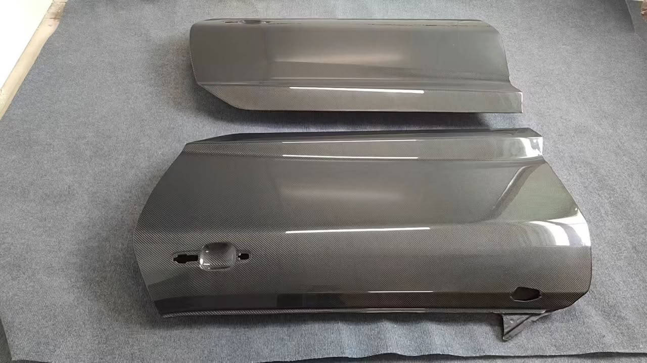 السلام عليكم اخوتي ابواب كمارو زوج يمين ويسار كاربون فايبر الياف حقيقي اعلى كوالتي ممكن تحصلة بالسوق وافضل نوعية تصنيع وقالب خاص ومضبوط 100% القطعه الوحيدة بالعراق يمي حالياً ترهم من موديل 2016-2024 
*********** واتساب او خاص
توصيل متوفر لجميع انحاء العراق
جميع الكماليات الخاصة بالكمارو متوفره وبأنسب الاسعار وبأعلى جودة انشاء الله♥️
