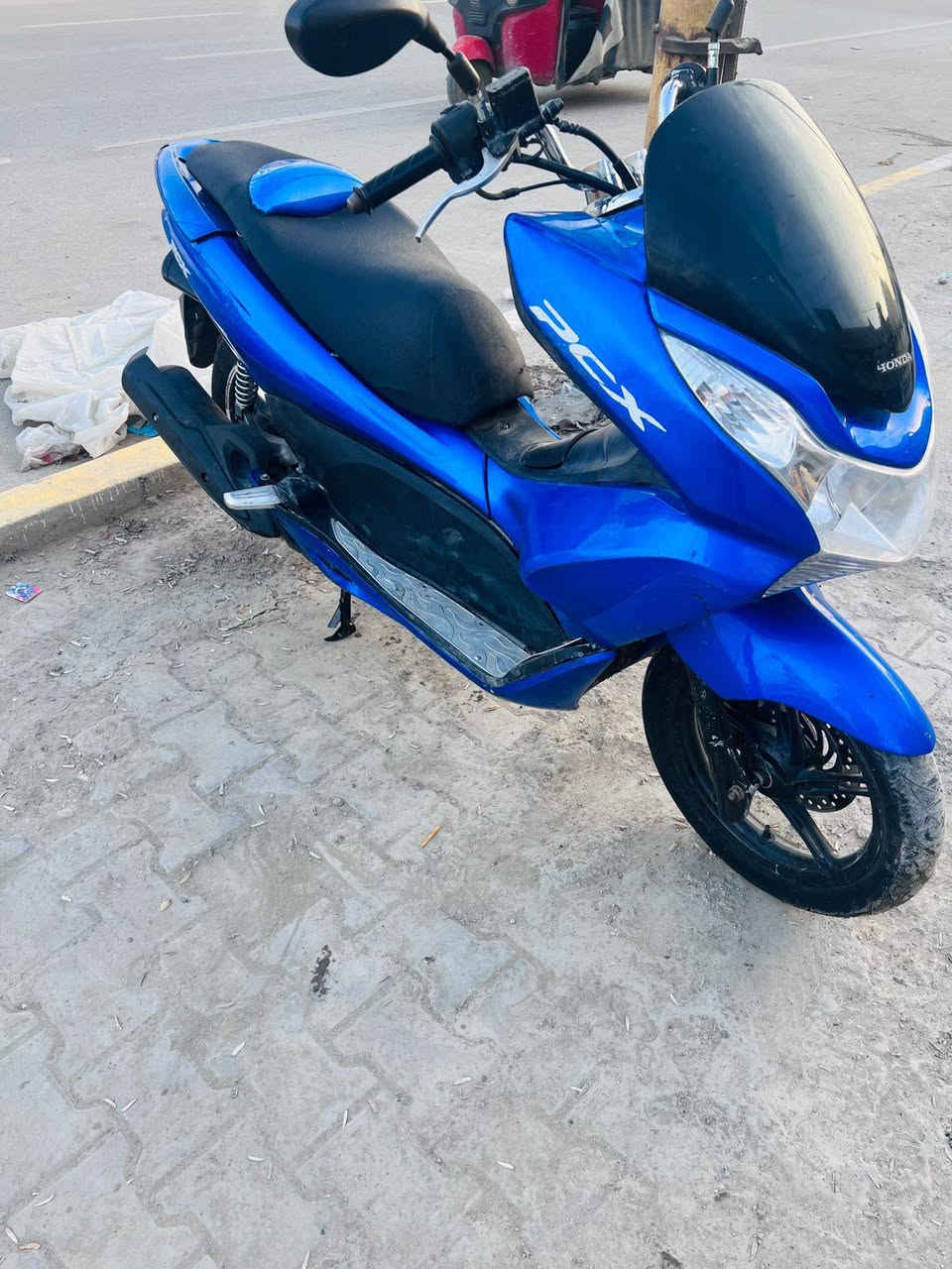 السلام عليكم شباب دراجه بي سي اكس الجيل الاول موديل 16 دراجه بلاديه كفر بلادي سعر مليون وربع بغداد ***********
