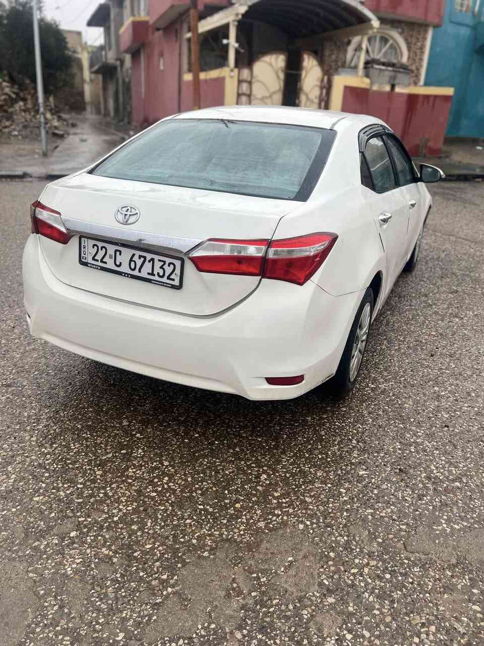 كورولا 2014
                 لون ابيض
          بيها مكانات صبغ ابيع صبغ عام 
بيها شويه داخل بالحوض + رصعة بالشاصي 
                  رقم اربيل
              سنويه جديدة 
               هزة بعد شهر بيها 
              تحويل شرط
              حجم محرك 18
             حجم ويل 16
السعر 98 ورقة ومجال 
    عنوانها بعشيقة/ موصل
رقم الهاتف : ‭ ‭0776 952 1653‬
