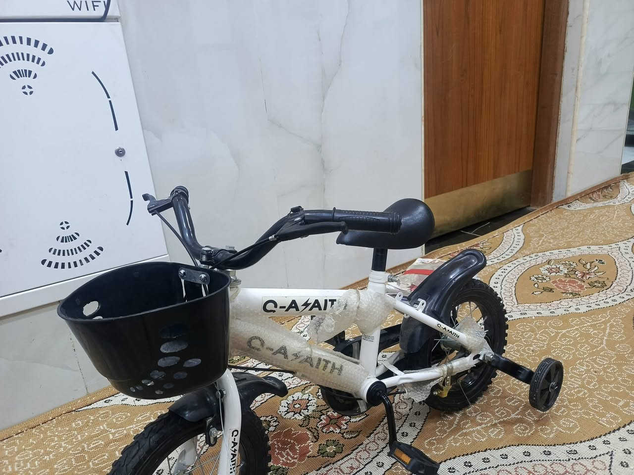 بيسكل للبيع جديد نضافه100% صغير ما مستخدم هواي التواصل على هاذ الرقم
***********
***********
