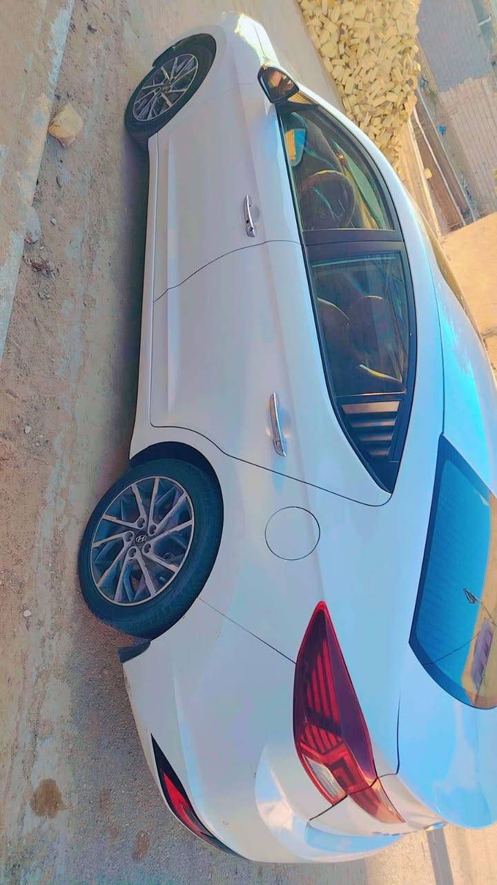 الانتره مديل 19 فول مواصفات بسمي سعرها 153 وبيها مجال خليجي هذه رقمي *********** كلش مستعجل على بيعتها
