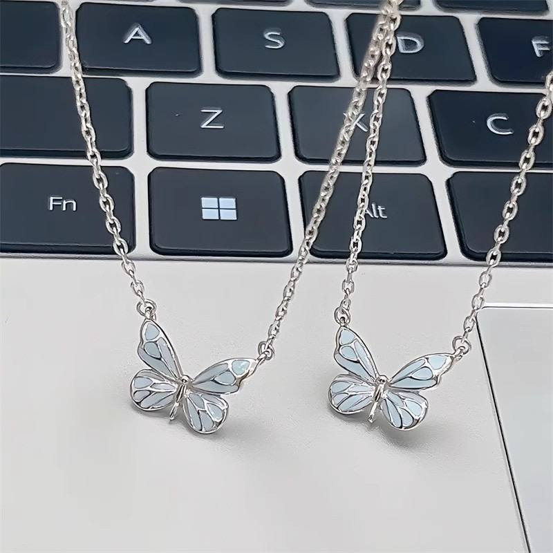 قلاده ضوئيه😍🤍 
السعر 5 الف


**إذا كنت صاحب هذا الإعلان وتريد حذفه لأي سبب، رجاءا أرسل رسالة إلى الدعم الفني**