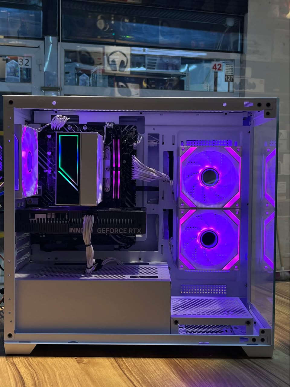 پیسی گەیمیمگ 
Pc gaming 

CPU: i5-14400F
Motherboard: H610M-K D4 ASUS PRIME 
GPU: RTX 5060 8GB 
RAM: 16GB 2x8 3200MHZ TFORCE RGB
STROGE: 512GB SSD NVME 
PSU: 650W+80 
COOLER: AIRCOOLER JUNGLE 
CASE: AIGO 3FAN ARGB أربيل, العراق


**إذا كنت صاحب هذا الإعلان وتريد حذفه لأي سبب، رجاءا أرسل رسالة إلى الدعم الفني**