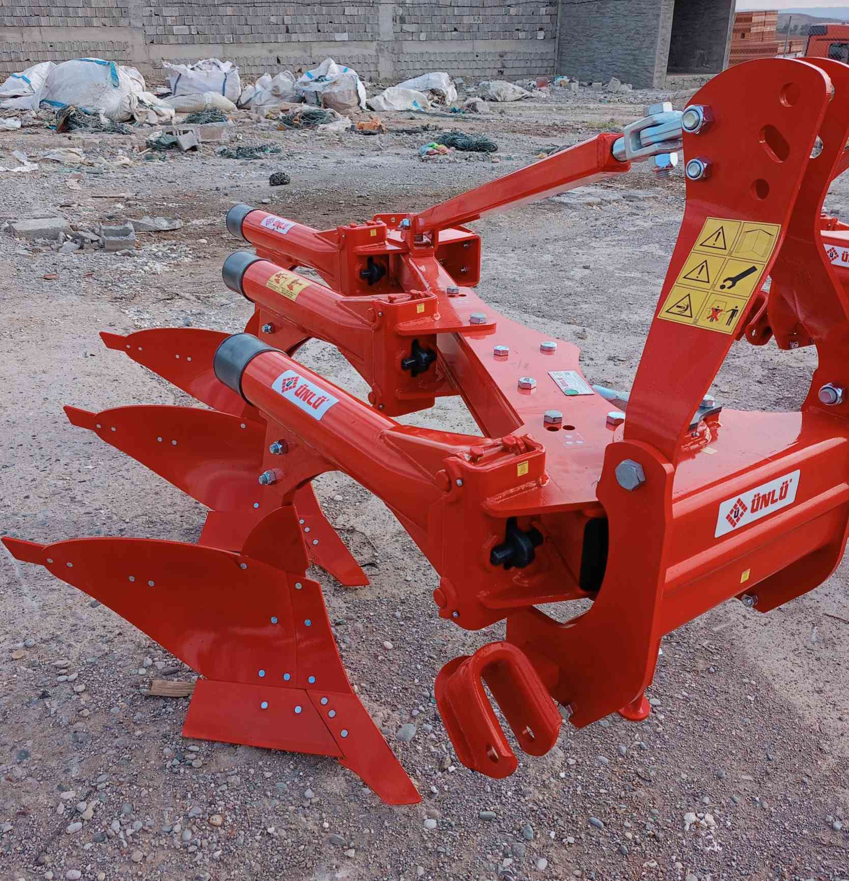 بسم الله رحمان رحيم ..  ( 2026 )
پێشانگای کشتوکاڵی حاجی رەفعت   چەمچەماڵ 
  هەموو جۆرە گاسنێکی  فاو  بەردەستە  
***********   --    ***********
