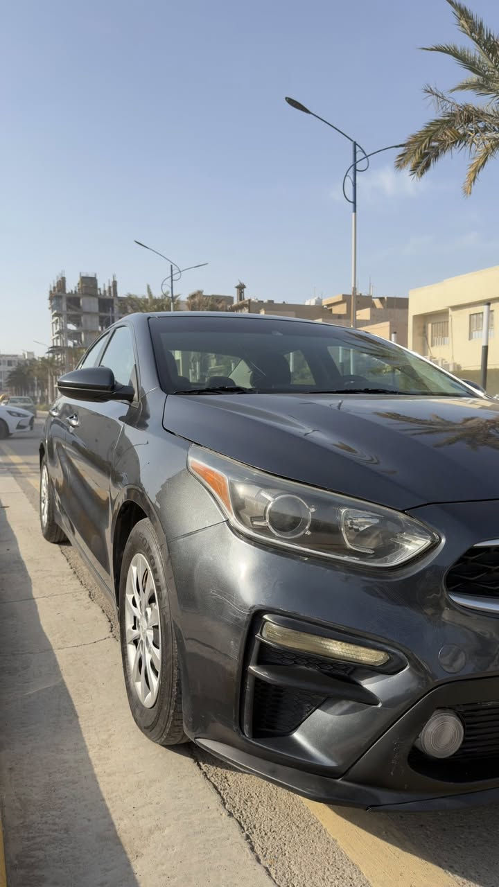 كيا فورتي موديل 2020
لون فيلي 
وارد أمريكي 
( بيها صبغ قطعتين جاملغ مع بنيد ) الحادث خفيف مو بچم ) 
محرك 2000 دوش 
ماشية 61500 Mi
رادار امامي
نوقف ذاتي
شاشة كبير
كامرة خلفي
تحكم إستيرين جهتين
نظام كير أوتوماتيكي +عادي
نظام قيادة ( اسبورت ايكو عادي
محرك +كير 
مكفولة شواصي ولغد مكفولة شركة
بدون ايرباك
كل نقص مابيها السيارة 
وسياره الله شاهد عليها ادامه كامله 
صدر جديد +بوليش ونانو سياره مال بيت …
السعر 13500$ 
مكان السياره ( اليرموك / الداوودي ) 

***********
