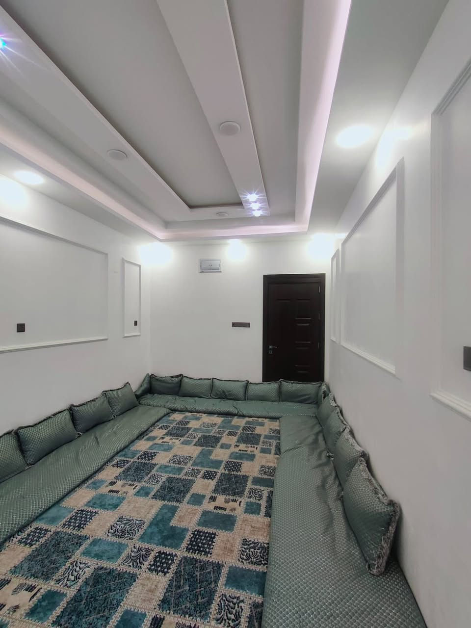 دار للبيع في حي تعليم العالي جمعية النور
المساحه البيت 150متر طابقين بناء حديث خدمات كامله 
صنف الارض وصل جمعيه النور
لمعرفة سعر علق بكلمه تم 
الاستفسار ***********
***********
