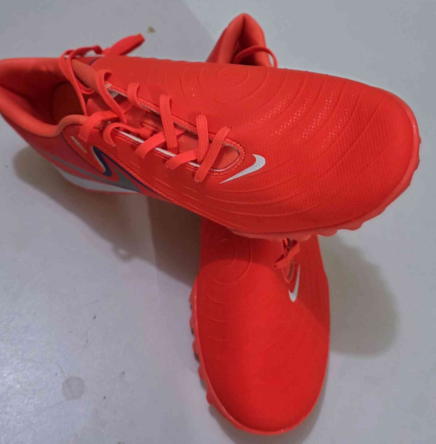 السلام عليكم
احذيه استد ومحبب نايك اصلي 

جميع الالوان والاحجام

يوجد توصيل لجميع المحافظات 

***********
