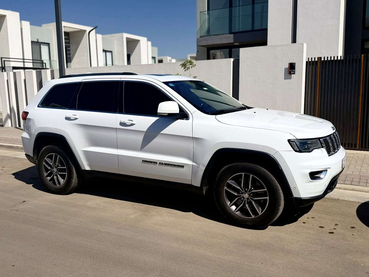 جيب  لاريدو  ٢٠٢٠ (خليجي)
وكالة النجوم
ماشي 100 الف
مكفولة كفالة عامة
عدا شبر بارد
المواصفات:
▪︎ تشغيل عن بعد 
▪︎ توقف ذاتي ومانع اصطدام
▪︎ تحذير النقطة عمياء ⚠.
▪︎ نظام تحذير عند تجاوز السرعة المحددة. 
▪︎ مرايا تعتيم ذاتي. 
▪︎ المرايا الجانبية قابلة للطي كهربائيا. 
▪︎ ويل قياس 20 انج.
▪︎ سقف فتحة. 
▪︎ داخل بيجي
▪︎ نظام الخرائط (GPS).
▪︎ المصابيح الأمامية LED. 
▪︎كشافات الضباب LED.
▪︎ المصابيح الامامیة متحرکة.
▪︎ تشغيل عن بعد.
▪︎ المقاعد الأمامية كهربائية.
▪︎ حساسات امامية. 
▪︎ حساسات خلفية. 
▪︎ مانع تصادم خلفي.
▪︎ بلوتوث تلفون. 
▪︎ محدد سرعة. 
▪︎ نظام التشغيل والاطفاء الاوتوماتيكي .
▪︎ نظام بريك اوتماتيك

السعر ٣٠ الف وبي مجال

للاستفسار
***********
