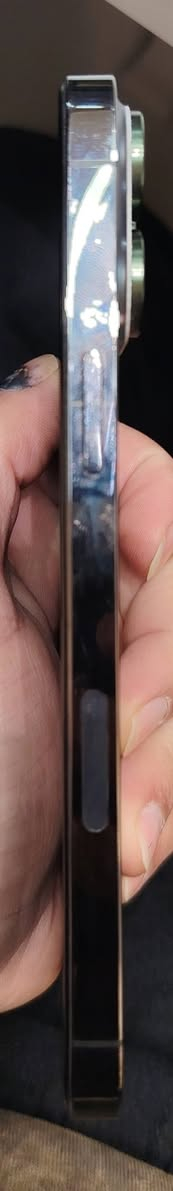 السلام عليكم 
ايفون 13برو ماكس 
ذاكره 256
نضيف حيل 
بطاريه 84 متصرف شحن 
مامفتوح وتر بروف
***********
