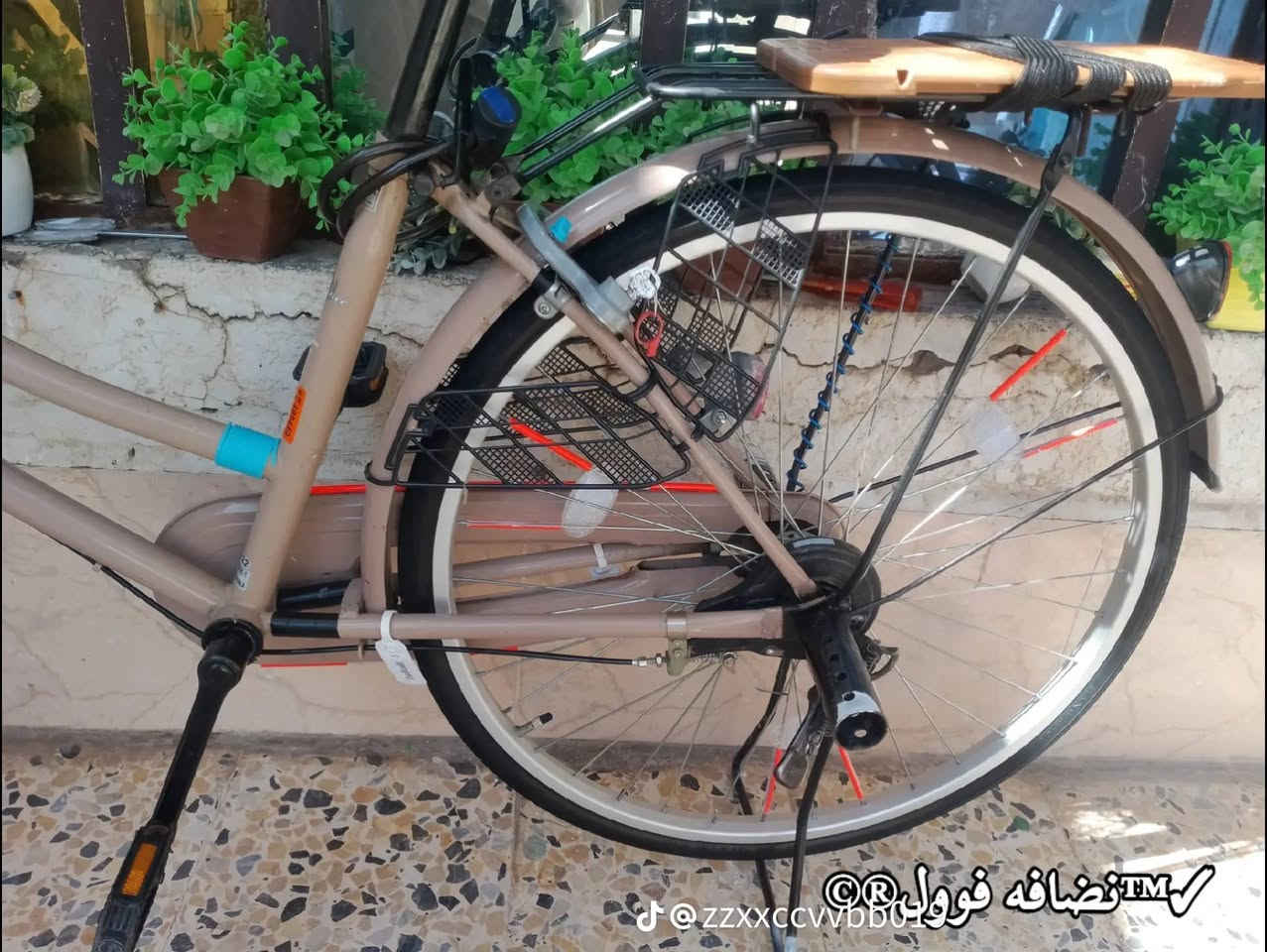 سلام عليكم بايسكل للبيع حجم 26 البايسكل نضيف فول جبته باله حاويه السعر 120قفله هاذه الرقم *********** 😇
