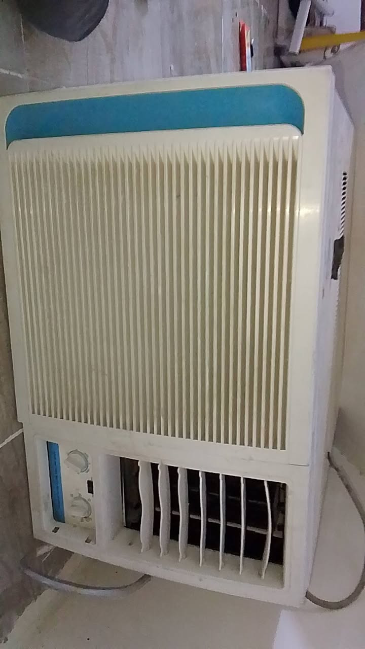 السلام عليكم مكيف للبيع نضيف مبدل بي راديتر جاهز اخو الجديد السعر 225


**إذا كنت صاحب هذا الإعلان وتريد حذفه لأي سبب، رجاءا أرسل رسالة إلى الدعم الفني**