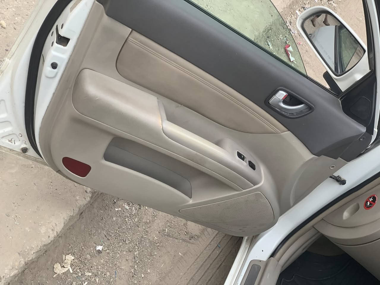 السلام عليكم  عندي سوناته موديل 8 محرك 6 بيه منضومه غاز 
كير ومكينه كفاله وارد امريكي بيه جاملغ امبدل امامي السياره ليبل واحد مصبوغه عام تخم تاير 
مكاني بغداد التاجي سبع البور 
***********
***********
