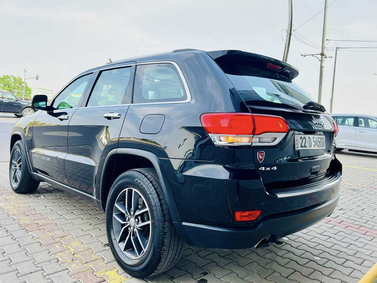 السلام عليكم للبيع فقط
 Jeep  لمتد 
(خلجيه ) وكاله🇺🇸
2018 اربيل بأسمي
فول  لفول مواصفات 
بيها تبديل بنيدببلاديً نفس الون
 فقط شرط الفحص والسونار 
بدون اي اضرار داخله وبدون ارباگ
السياره احلى من الصور
جديده وجاهزه 
السعر مناسب 225
مكاني شارع فلسطين
 الشراي يتصل  واتساب واتصال فقط
***********

