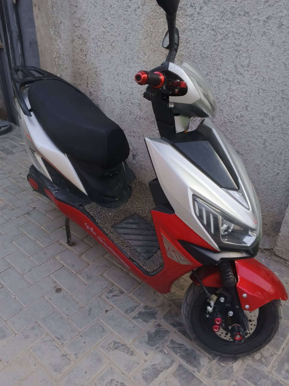 دراجه شحن نوع سكنس 2025
نظيفه جدا
6 بطاريات كبار بحاله جيده جدا
3 سرع
سرعه 90 
نظام بارك 
نظام حمايه من السرقه
تشغيل عن بعد
سويجات 2 
ريمونت 2
دبل اشاره
رايدع 700 وبيه مجال بسيط
مكاني بغداد نهاية حي اور سبع قصور


**إذا كنت صاحب هذا الإعلان وتريد حذفه لأي سبب، رجاءا أرسل رسالة إلى الدعم الفني**