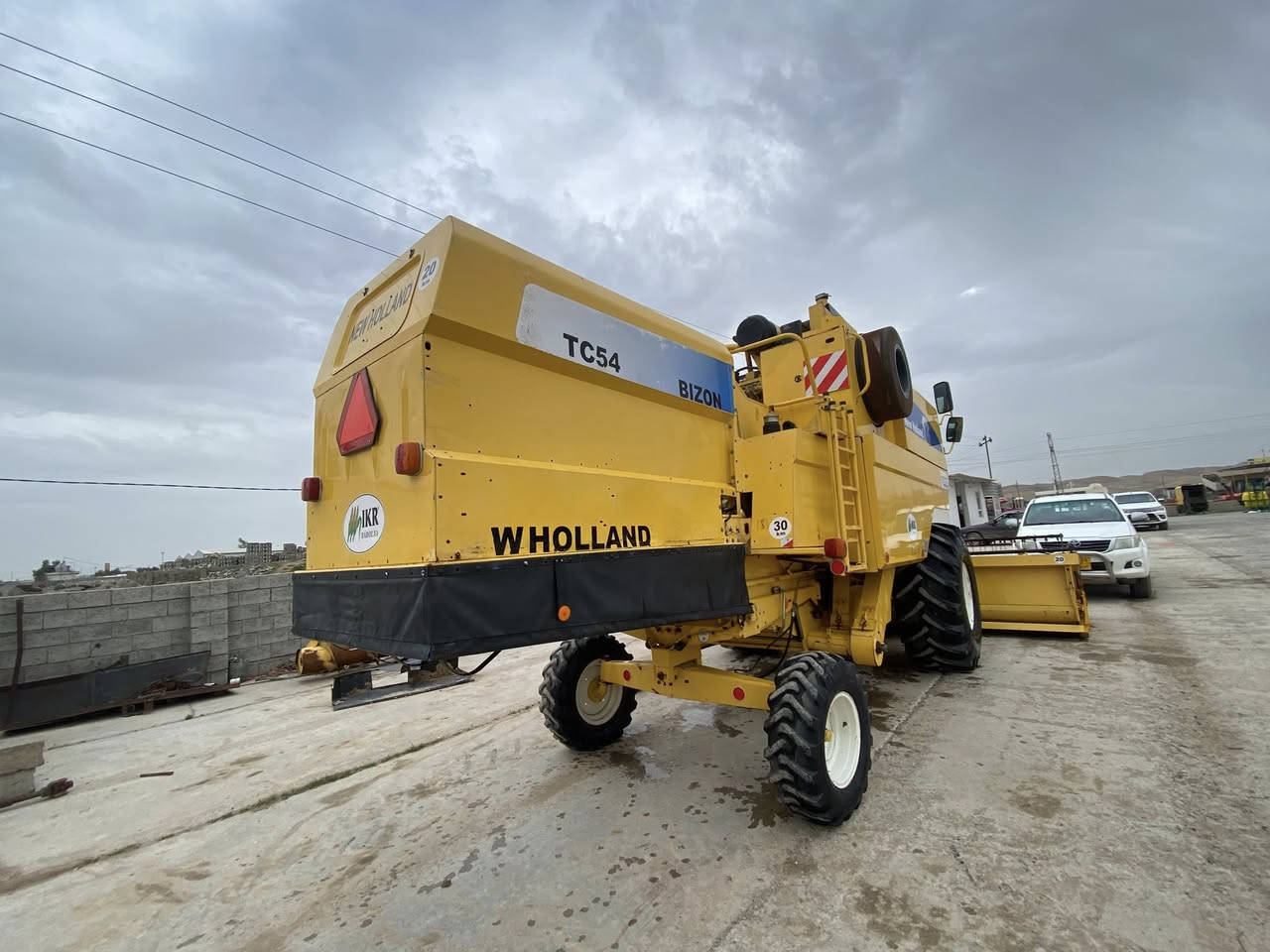 حاصودة للبيع
مواصفات :
*موديل 2005
*هايدرو 54
*رقم أربيل
*أوروبي بلجيكي اصلي
*مكفول كفالة عامة
العنوان : كركوك - قرب مطعم ميديا
رقم الهاتف :
***********
***********
