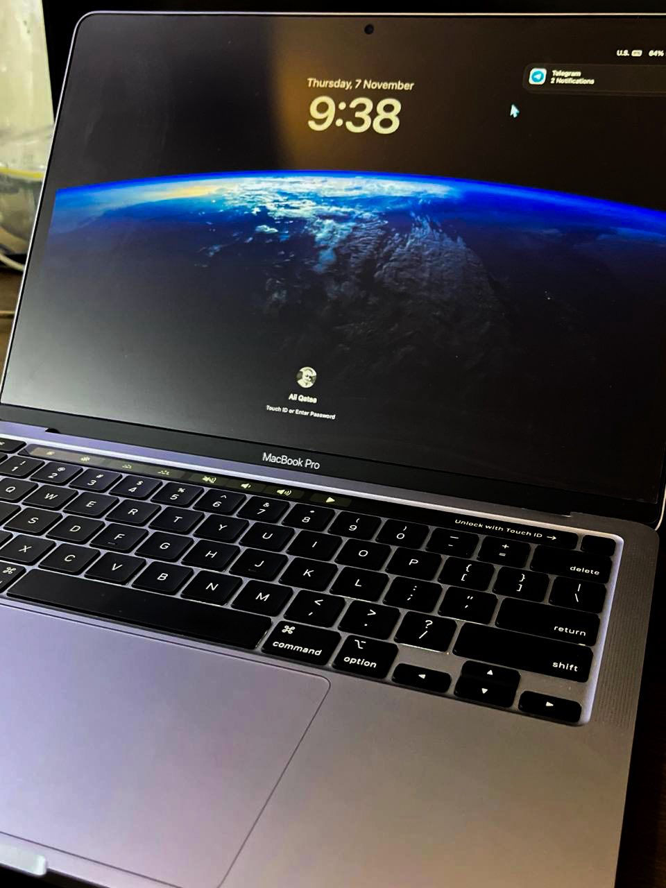 ماك بوك برو M2 – Touch Bar
رام 8 | تخزين 256
بطارية 93% |  دورات تقريبا 250 
يحتوي خدوش بسيطة
مكاني بغداد 
تواصل واتساب *********** 
السعر مليون وبي مجال بسيط
