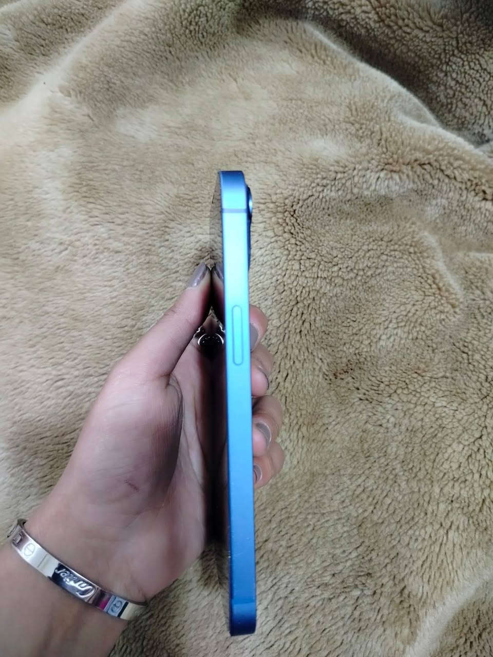 ايفون 13عادي مامفتوح بلادي بطاريه 85
ذاكره 128 
خط واحد استخدام شخصي مال ابنيه نضيف السعر 500بي مجال


**إذا كنت صاحب هذا الإعلان وتريد حذفه لأي سبب، رجاءا أرسل رسالة إلى الدعم الفني**