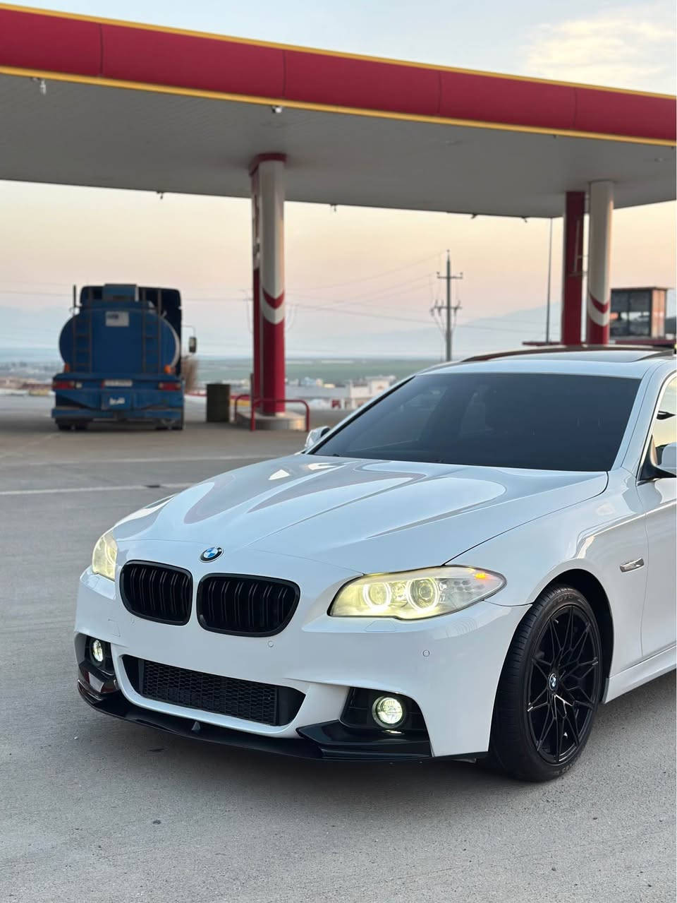 Slaw La addmin. ❤️
BMW. F10. 528i.  2012. ✅🦅
F10. DUBAI. 
***********
***********
***********
مكينه. ٥٢٨i. 
2012
سه ياره كه دووبه يه.  بي ره قه مه. ساغه. 
كلينه. بي بوياغ. بي سارد. بي جالو. شوخت 
چالو. ٢ گه لا. ببره. هيج هيجي. نيه به شه رت.  
ده حامي بو ده حامي. به شه رت 
فول مواسه فات 
سلايت گه وره 
شاشە گەورە 
بريك به سمه 
حاسه. و كاميرا. ٣٦٠. پله. 
هه موو گياني له سه ر شه ريكه يه. 
به سمه 
ئۆتۆ. سلف
سندۆق شەفت 
کوشن خەزن
کوشن کارەبا. 
ئاوینە کارەبا. ئاوینە. ئەخە وێت 
ناو دەری لۆک. ماشاءالله 
گيرو مه كينه. به شه رت. نه كراوه ته وه 
كاره باي به شه رت يه ك مانگ. هيج خه له لي نيه. رانية, السليمانية
