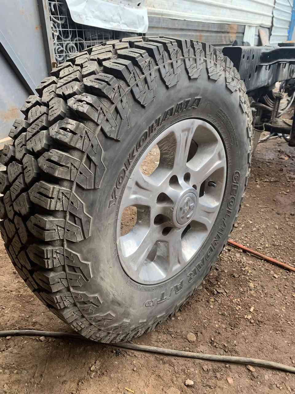 ويل كب مع طخم تاير دوج رام فحل ٨ برغي نسبه النظافه ٩٥٪؜ للمعلومات ***********
