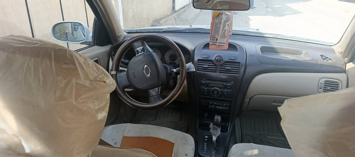 السلام عليكم سياره نيسان سامسونك موديل 2007 رقم انكليزي بغداد دولي هزه جديده سياره كل نقص مابيهه جاهزه من كل النواحي تخم تاير جديد صدر جديد عليه ادامه كامله *********** سعر 75 وبيه مجال
