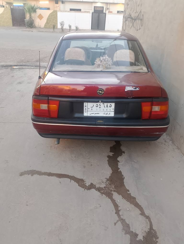 سياره اوبل فكتره موديل1992 حجم محرك 18كير  ومحرك بل شرط سنويه بسمي اسوي وكاله وتحويل سنويه لل2027 سياره جاهزه سعره 42وبيها مجال مامتواجد على فيس (***********) كركوك, العراق
