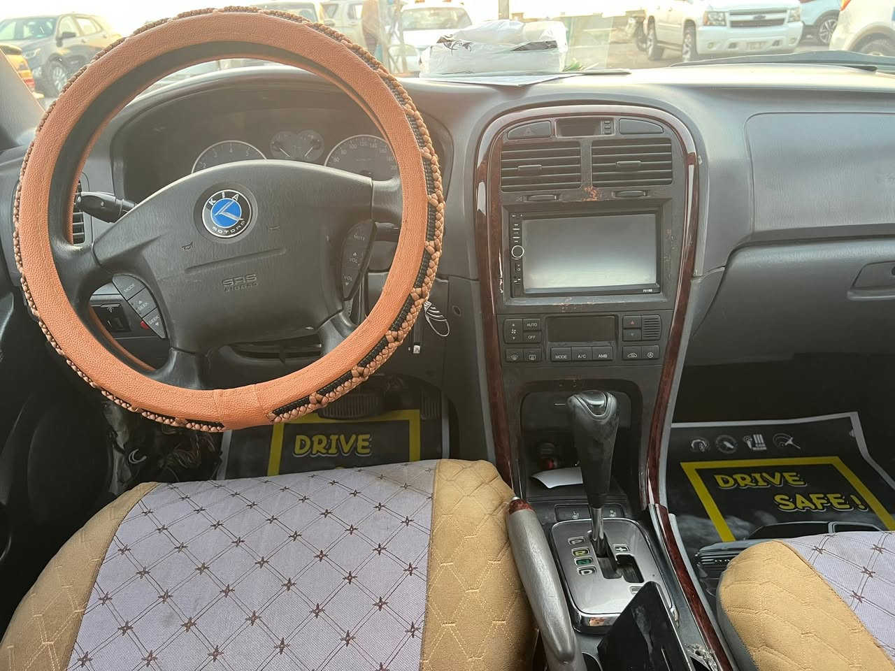اوبتيما 2004 مزاد وزارة الداخلية سيارة جاهزة حتى تبريد شغال السعر 28 و بيها مجال
مكانها واسط / كوت
***********
