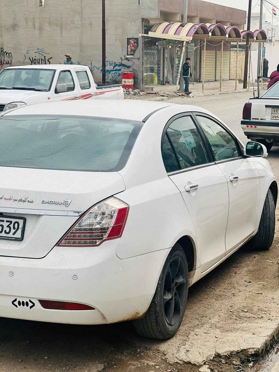 بسبب العوذ الكاذبه اعاده النشر..                              ام كراند 2013 c7.
محرك كامري ابو جف 2000
سياره كلين بدون ضربه بدون صبغ شرط فحص  دفتر بانزين بيها سنويه بسمي السعر 68بيها مجال...***********. كركوك, العراق
