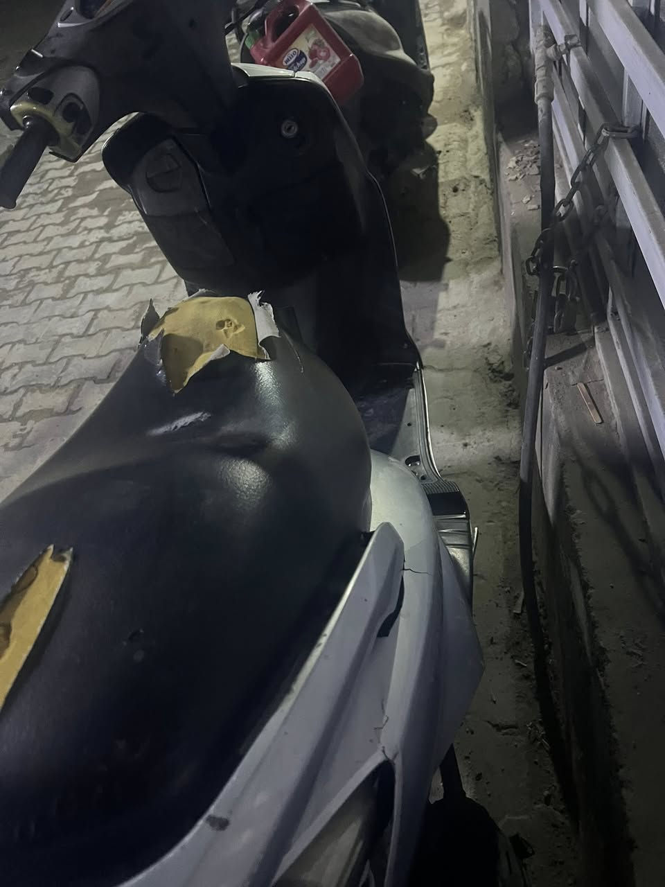 سكنس نثيه دراجه يرادلها تعديل بل كفرات كهربائيات شغاله كلهن نكرة سلف تجي تفحص مكينه بيدكً دارجه نصبتها حلوة ومكينه مكفوله على ايدي الدراجه دهن امزويل الاصلي احطلها  عداد السرعه واكف فقط 375 وبيها مجال


**إذا كنت صاحب هذا الإعلان وتريد حذفه لأي سبب، رجاءا أرسل رسالة إلى الدعم الفني**