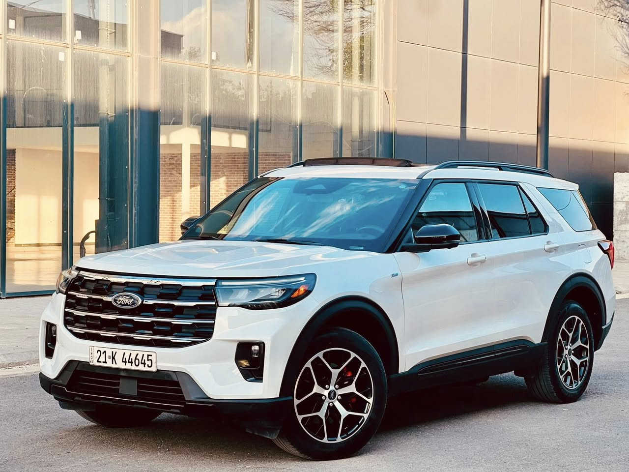 ⚜️FORD EXPLORER ST-line 4WD 2025⚜️
💠حالة السيارة ⬅️ صبغ ثلاث قطع

💠الموديل 💢2025💢

💠المحرك 💢٤ سلندر ٢.٣ Turbo

💠القوة الحصانية 💢٤٠٠ حصان💢🐎

💠المسافة المقطوعة 💢6,000💢 كم

💠اللوحة 💢رقم سليمانية💢

💠المواصفات:

▪️كراسي مساج (Massage)

▪️بانوراما (Panorama)

▪️عداد إلكتروني (Digital Cluster)

▪️شاشة كبيرة

▪️كراسي تدفئة وتبريد

▪️تدفئة مقود (Steering Heater)

▪️خزن كراسي (Memory Seat)

▪️رادار أمامي وخلفي

▪️مرايا كهربائية ورادار

▪️إشارات مرايا وهيتير

▪️كراسي VIP

▪️كراسي جلد

▪️أوتو هولد (Auto Hold)

▪️أوتو ستارت (Auto Start)

▪️كاميرا ٣٦٠ درجة

▪️حساسات أمامية وخلفية

▪️سيستم كزوز سبورت (Sport Exhaust)

▪️بصمة وتشغيل عن بعد

▪️١٢ سماعة Bang & Olufsen

▪️سبع وضعيات قيادة (Driving Modes)

▪️ليد أبواب وأرضية

▪️مقود كهربائي

▪️كراسي كهربائية

▪️صندوق كهربائي

▪️إشارات مرايا

▪️كير فوليوم (Gear Volume)

▪️ستائر بلادية

  سعر.    ٢٨٥$

‏🔹 VIN: 1FMUK8KH9SGA18919

‎📞0770 156 4246📞                   ⬅️ رقم الموبايل
