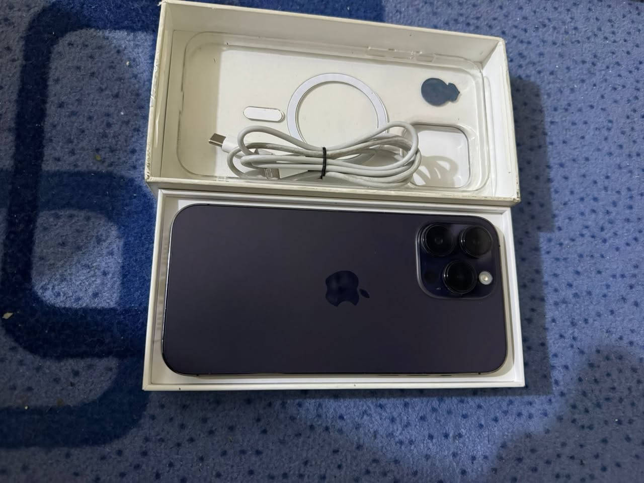 ايفون ١٤ للبيع بطاريه 85 الاستفسار اكثر الاتصال ***********
