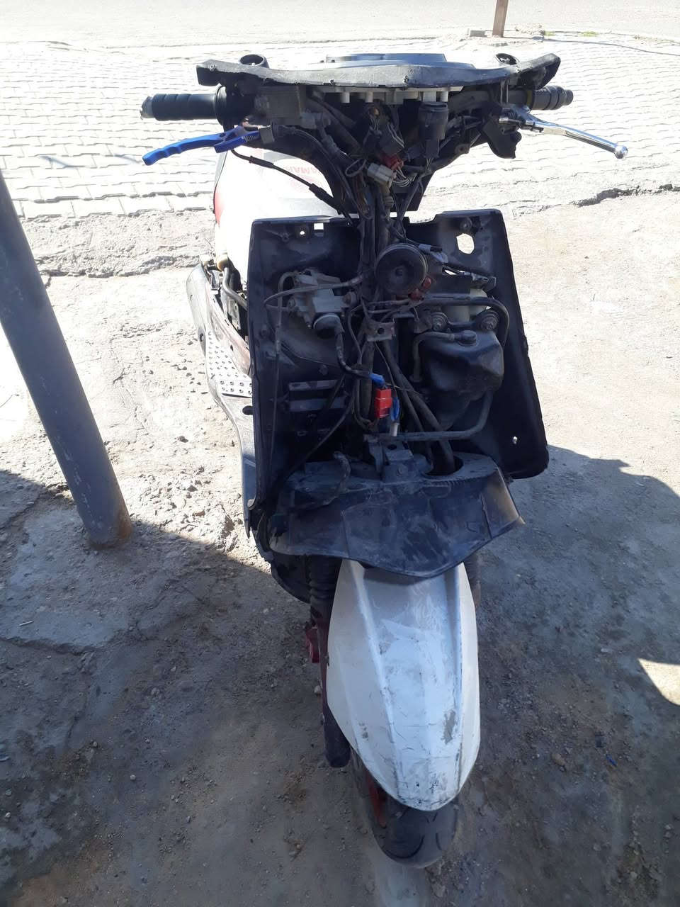 سلام عليكم دراجة سكنس فحل بي شك شغلة مزودة كابريتر تعبان يرادلة تنضيف   البيع او مراوس كوم حديد سعر 300


**إذا كنت صاحب هذا الإعلان وتريد حذفه لأي سبب، رجاءا أرسل رسالة إلى الدعم الفني**