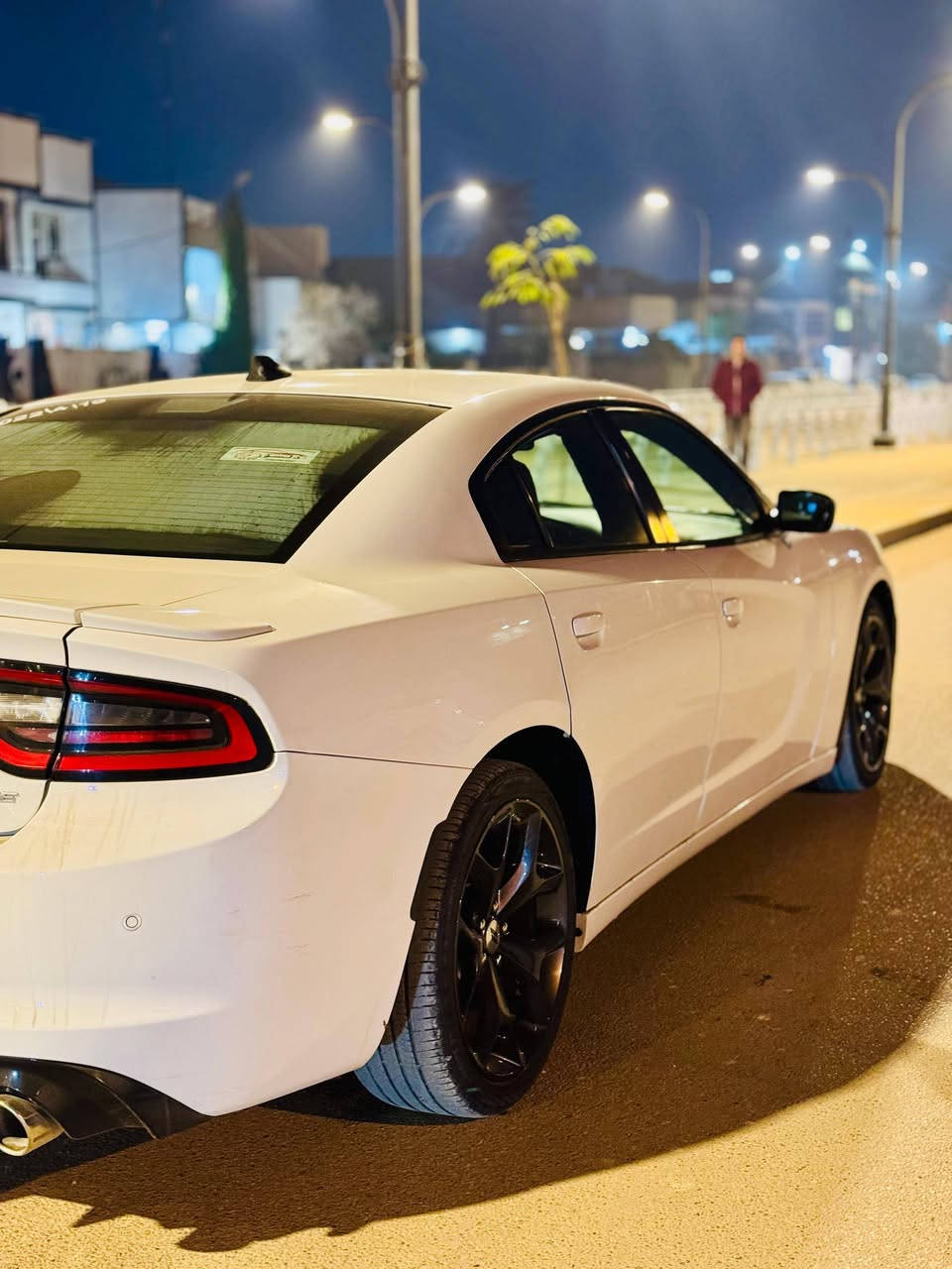 السلام عليكم جارجر لبيع موديل 2017 رالي فول مواصفات ماشيه 115ميل وارد كندي بدون حادث كلين 
مواصفات السياره فتحه بصمه تشغيل عن بعد شفتات ستيرن كشنات كهربائي كشنات حضن حساسات كشنات تدفئة كامره دواره حساسات بل المري سماعه بل الصندوق وبعد هواي بيه مواصفات 
السياره مكفولة كفاله من مكينه وكير على وضع الشركه 
السياره قبل أسبوع مسويله ادامه عامه 
وسونار موجود إذا تريد 
مكان السياره بابل الدبله
سعر السياره 233 وبيه مجال 
***********
