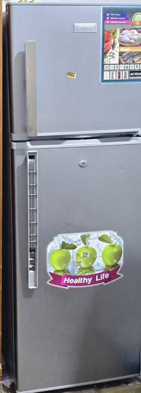 ثلاجة • ١٠ قدم • نظيفة وشغالة