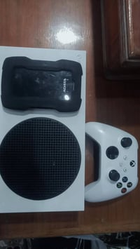 سيريس اس جهاز نضيف موجودة الالعاب كدامكم بالحسابين بالإضافة إلى هارد و...