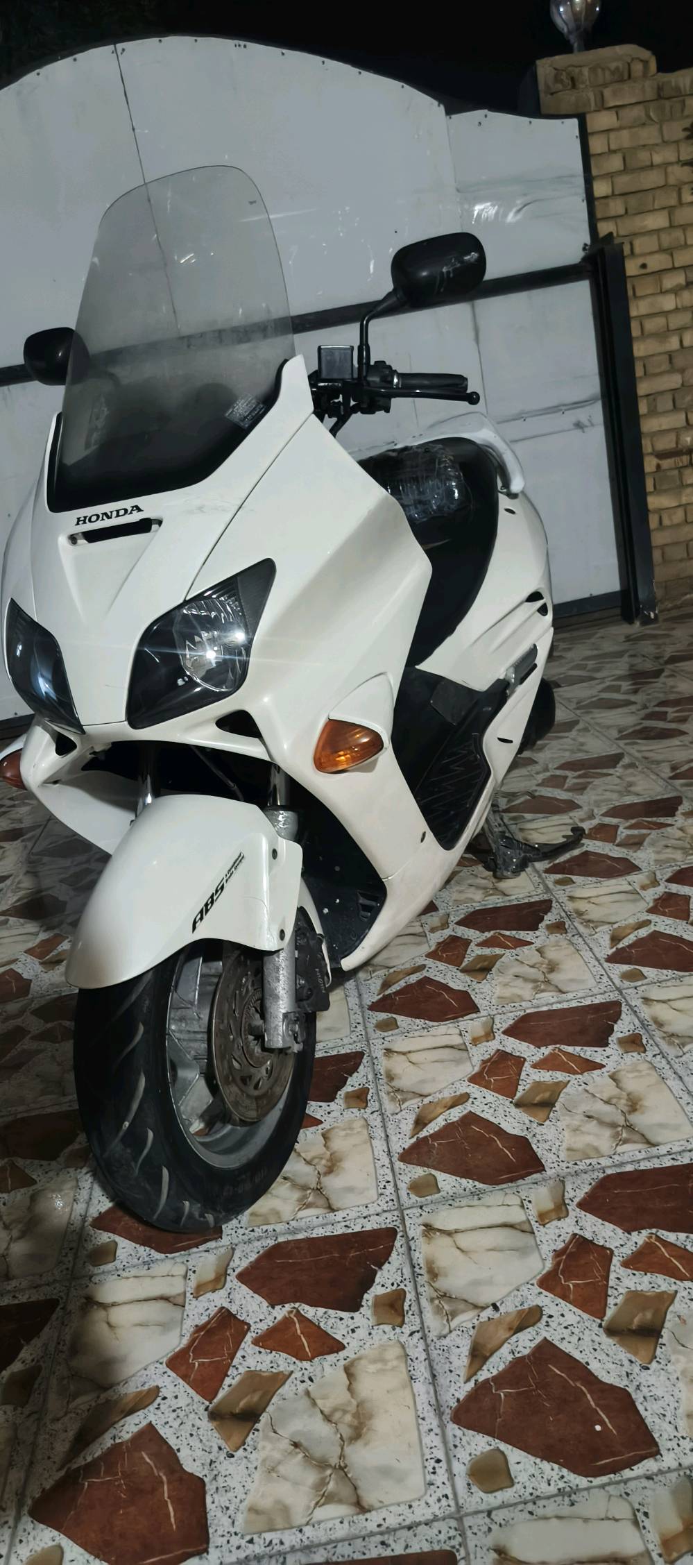  فوزه صفر سته  (لعابه) دراجه بلاديه مكفولة من تاير لتاير 
1-اول شي دراجه واحد كوت

2-محرك مكفول

3-منفيس موجود

4-نضافة 90٪

5-Abs شغال

6-لايت جنطه شغال 

7-زر الازدحامت شغال

8-دكمه تشغيل واطفال

9-وياه صندوق وخوذه

...... 

سعر مو ١٢ ورقه لا (850) وكلشي مذكور وكاتبة شراي لاتعبني 

***********
