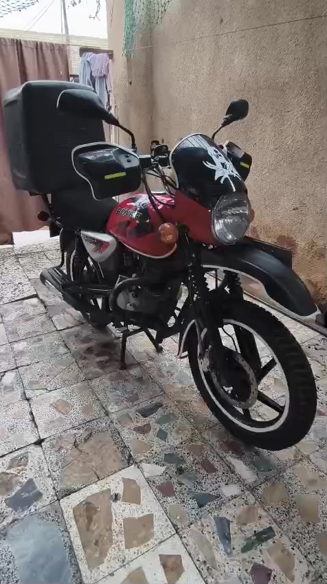 السلام عليكم. 
بومسر موديل  2023 رقم بغداد تحويل ثاني يوم نضافتها شوفت عينك السعر ( 2100)مليونين ومية العنوان بغداد
الرقم: ***********
