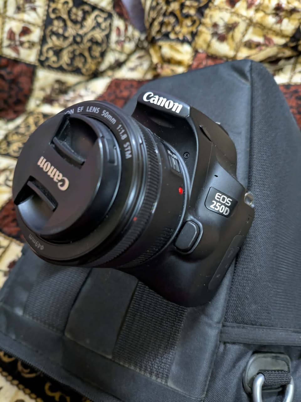 كامره كانون 250 D للبيع
ملحقاتها كامله شاحنه الاصلية جنطه بطاريه مع عدسة 50mm حزام كتف السعر ٤٥٠ الف وبيها مجال بسيط


**إذا كنت صاحب هذا الإعلان وتريد حذفه لأي سبب، رجاءا أرسل رسالة إلى الدعم الفني**