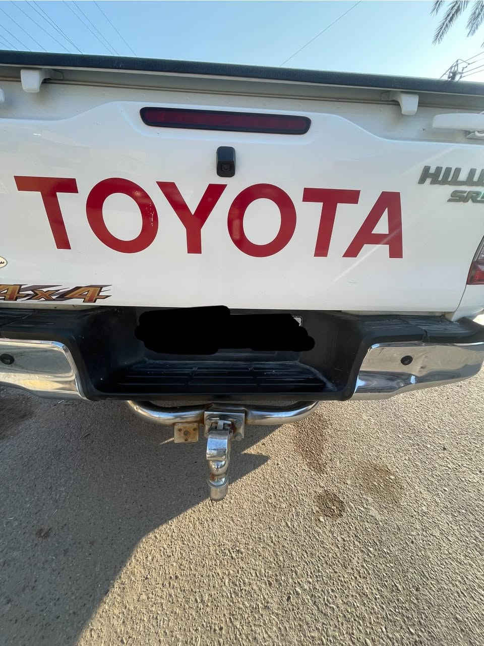 سلام عليكم للبيع سيارة 🚗 تيوتا بيكم هايلوكس محرك 4سنلدر 2700 السيارة ماشيه 52 الف السيارة مكفوله كفاله عامه السياره جديده لوك السعر 3شدات وبيه مجال المكان السياره بغداد الرقم الهاتف ***********
