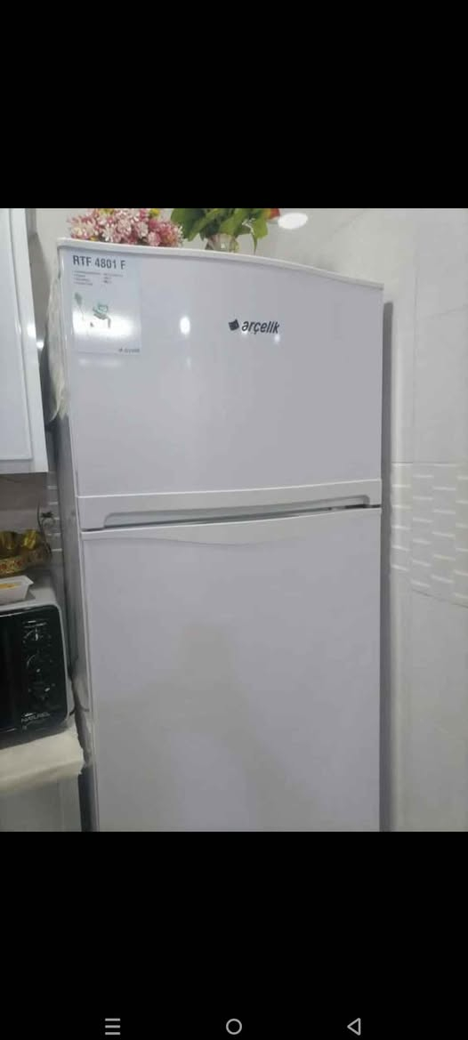 (SOLD) ‎ثلاجە لبیع مستعجل نضیف کلش اخو جدید اسود سعر 225 بیها مجال ابیض 250 کرکوك حریە ***********‎ كركوك, العراق
