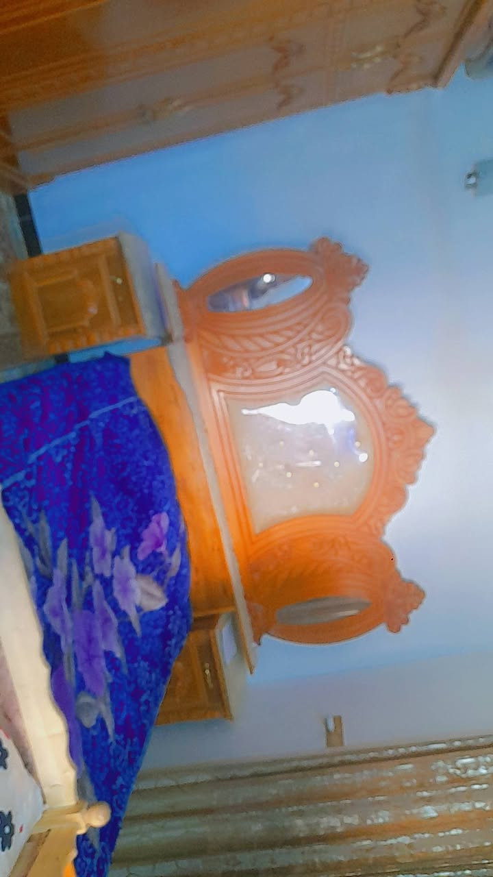 غرفة مستعملة سنة للبيع  للتواصل***********
