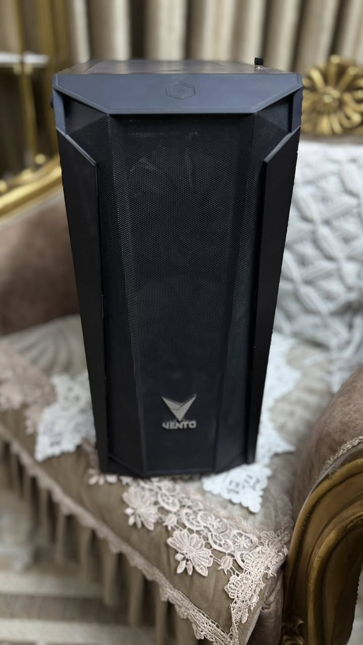 حاسبة تجميع للمونتاج للبيع
بمواصفات وحش وتشغل أقوى الألعاب وبرامج المونتاج بدقة 4K و 2K بكل سلاسة:

✅ المعالج (CPU): AMD Ryzen 7 9700 (أحدث أجيال رايزن، أداء خرافي بالألعاب والمونتاج).

✅ كارت الشاشة (GPU): 
 RTX 4060 Ti GV-N406TWF2OC-16GD). 
(ملك الأداء، يدعم تقنيات الـ DLSS 3 والـ Ray Tracing) (VRAM): تأتي بسعة 16 جيجابايت (وهي النسخة الأعلى من الـ 4060 Ti)

✅ الذاكرة (RAM): 32GB DDR5 (بسرعة عالية، أداء مستقر جداً مع المهام الثقيلة).

✅ التخزين (Storage): - ٢TB ssd and md2 (للنظام والألعاب السريعة)

السعر 1,750,000

حاسبة نضيفة وقوية ومخصصة للمونتاج والالعاب 

للمراسلة على الواتس اب 

***********
