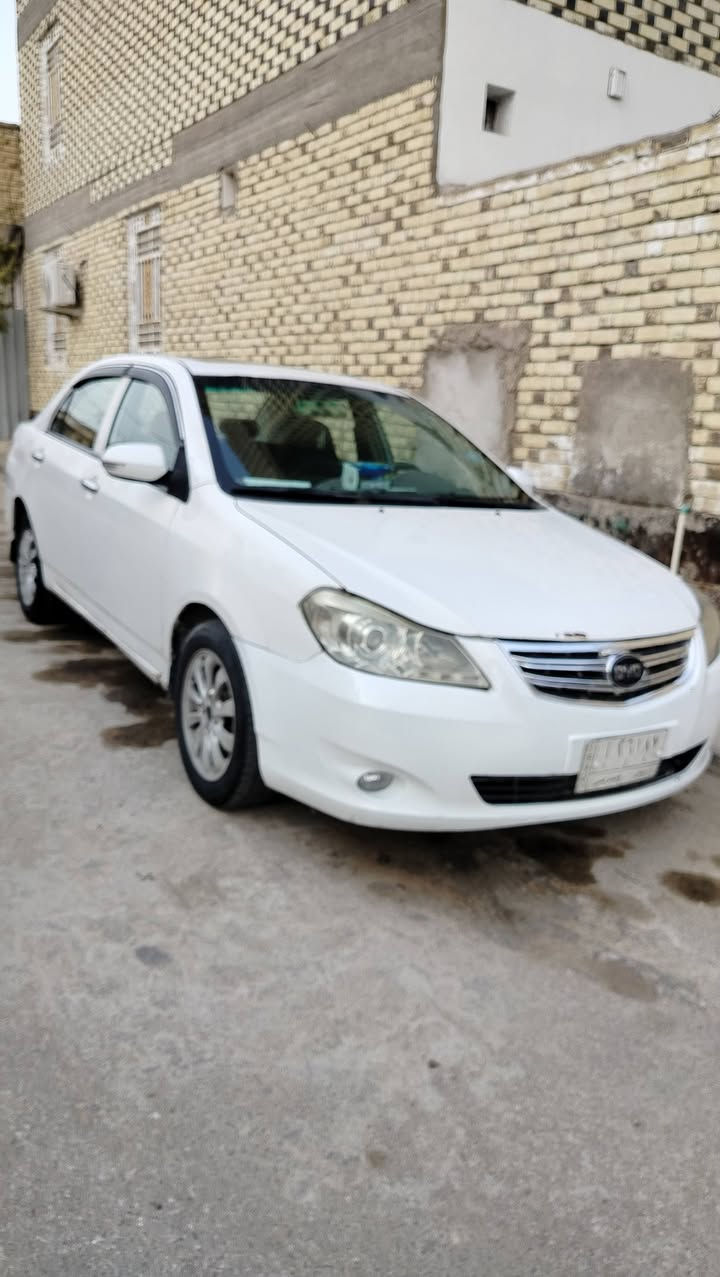 السلام عليكم ورحمة الله وبركاته
بي واي دي (byd) للبيع موديل 2012
السيارة بأسمي رقم بابل سنوية مامنتهية 
السيارة نظيفة وحلوة 
السعر 50 وبيها مجال بسيط مكاني النجف الاشرف 
للاستفسار اتصل على الرقم ***********
