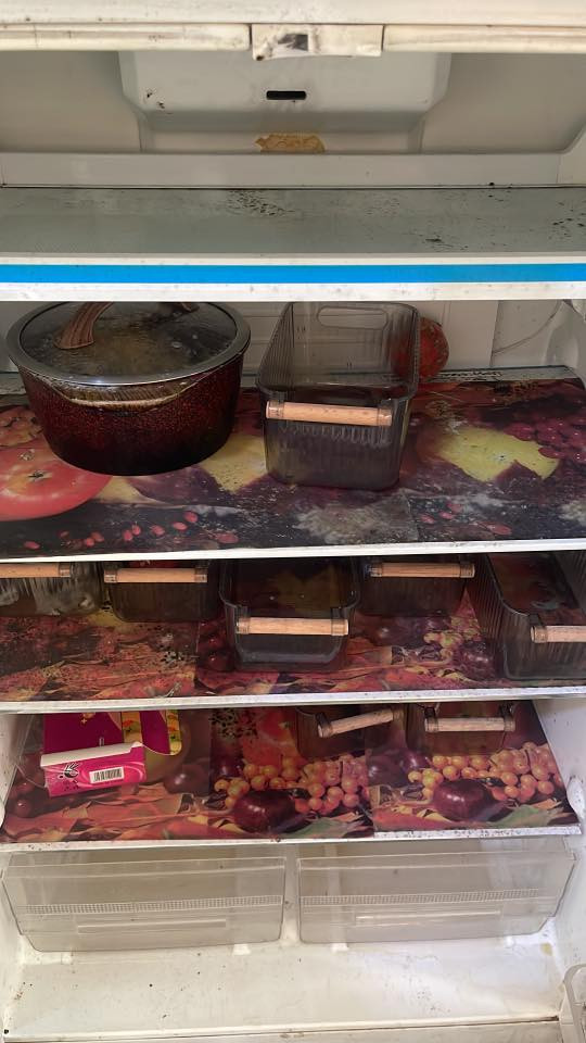 للبيع ثلاجه اربع ابواب محوره اوتماتيك جانت بخاخ حاليا متشتغل*********** للستفسار اتصل ع الرقم  والسعر حلل واخذ بلي يرضي بي الله
