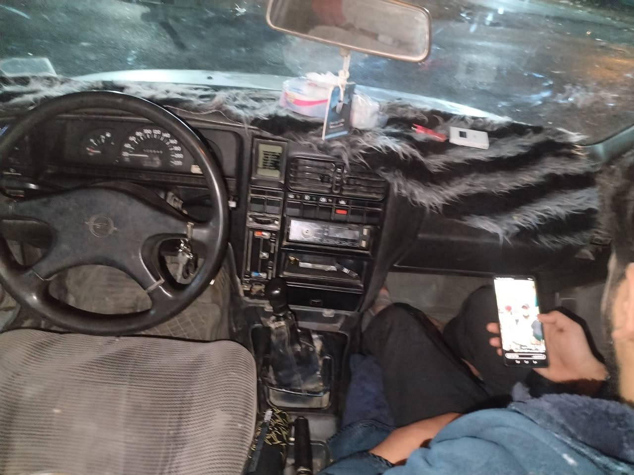 اخوان سلام عليكم عندي سياره البيع او مراوس المكينه وكي وصدر خير منله موديل 88سنويه ال سبعه وعشرون مكاني فلوجه السعر25بيع مستعجل اليسفسار علا الرقم***********
